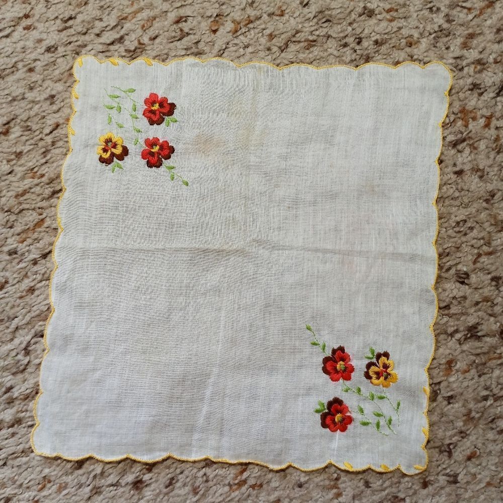 Pansies handkerchief - Picture 3 of 5